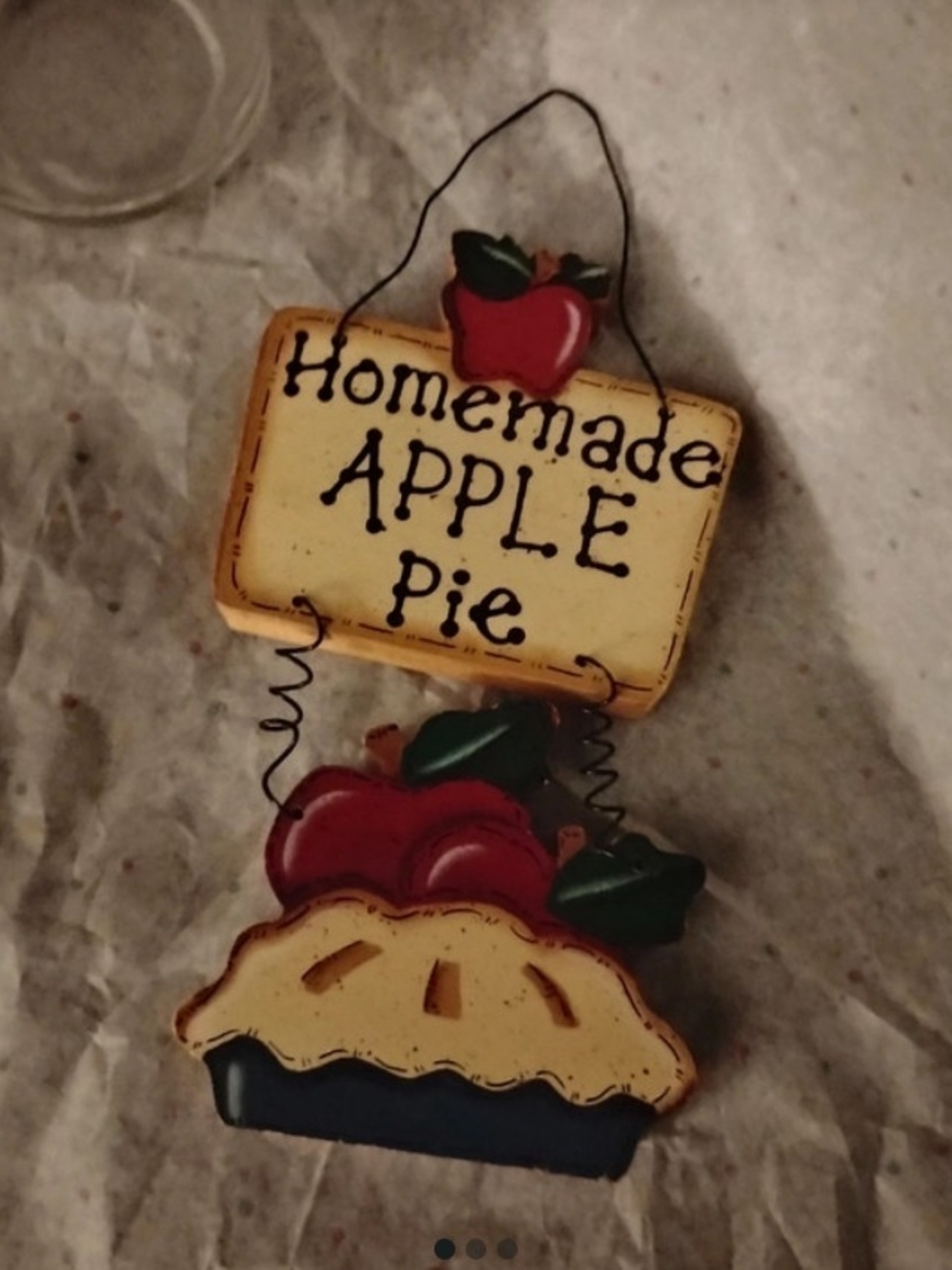 Vintage "Homemade Apple Pie" wooden hanging wall decoration